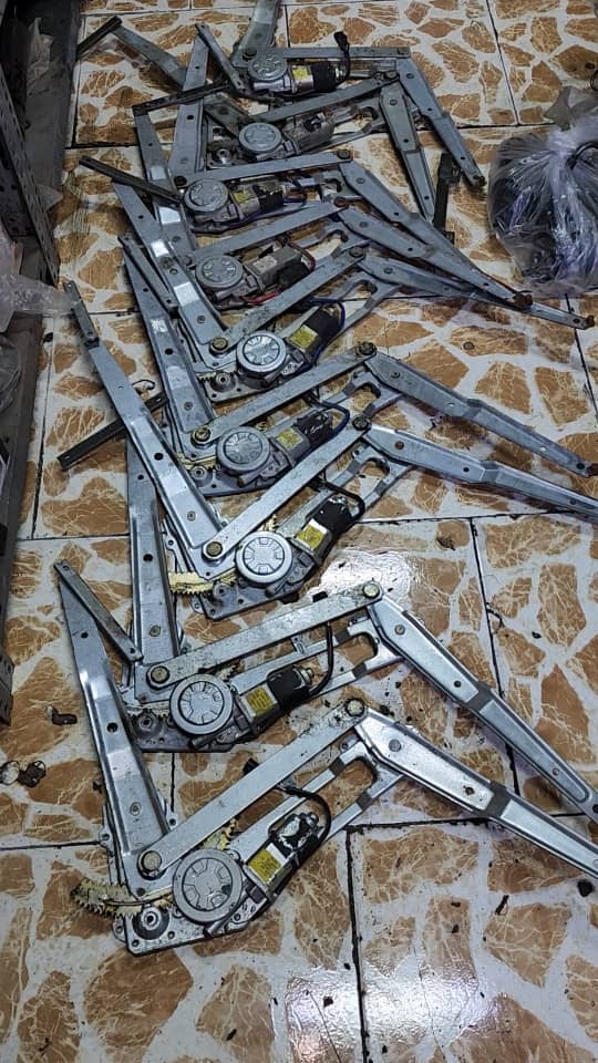 مکانیزم های شیشه بالابر همراه با موتور